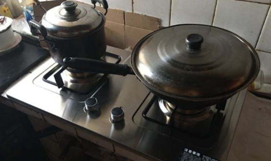 燃?xì)庠顣r(shí)常熄火是怎么回事