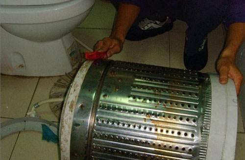 渦輪洗衣機(jī)怎么清洗污垢